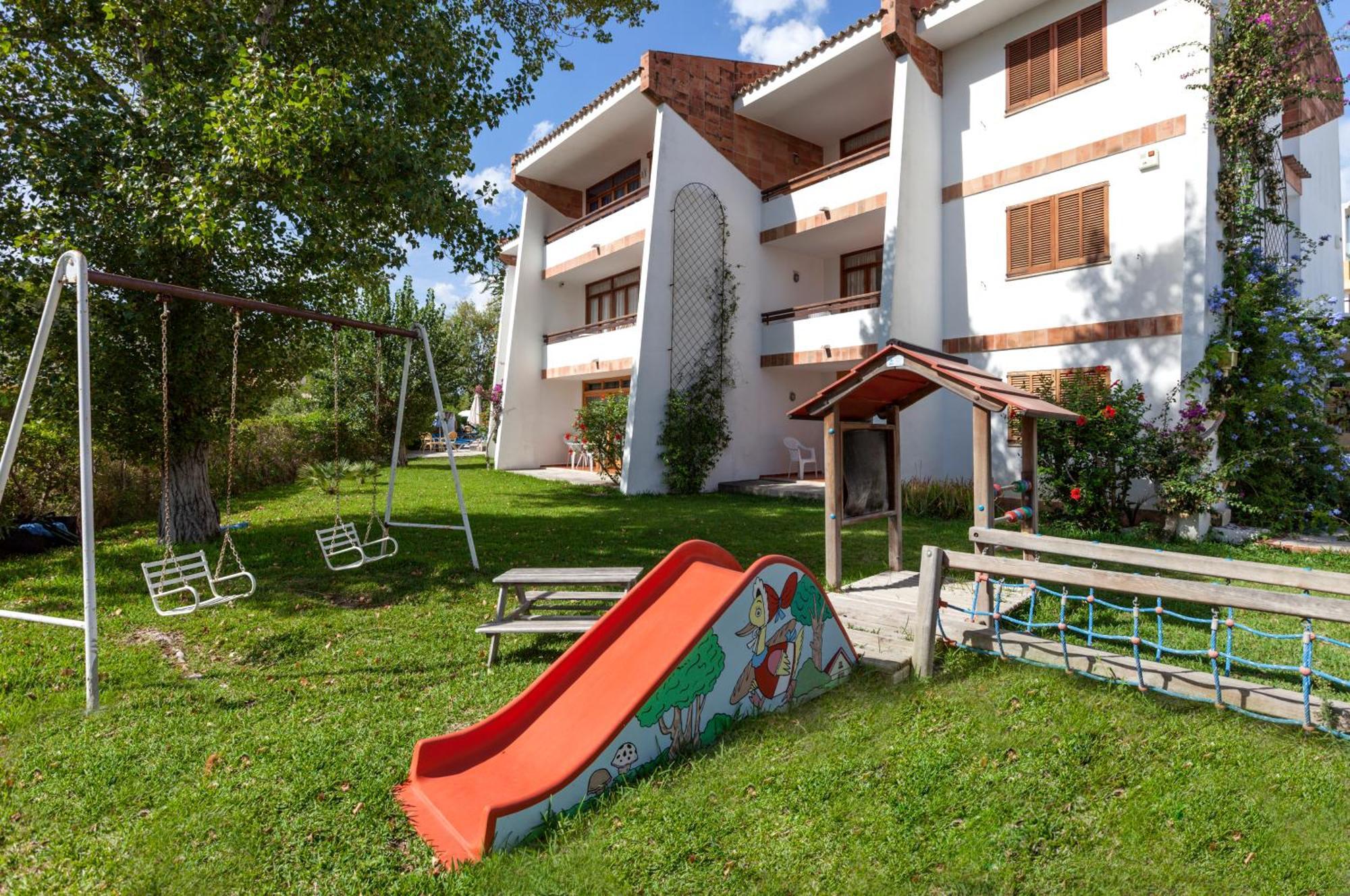 Leo Apartment